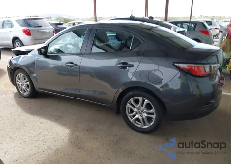 2018 Toyota Yaris Ia z USA, uszkodzony, nr VIN 3MYDLBYV0JY310341